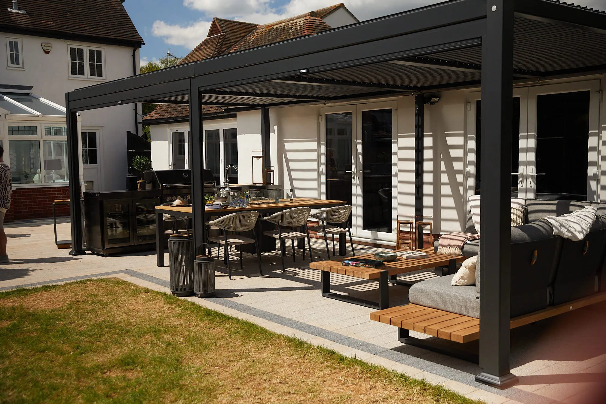 Maranza Manual Deluxe Louvered Pergola 3.5m x 7.2m   6 screens
