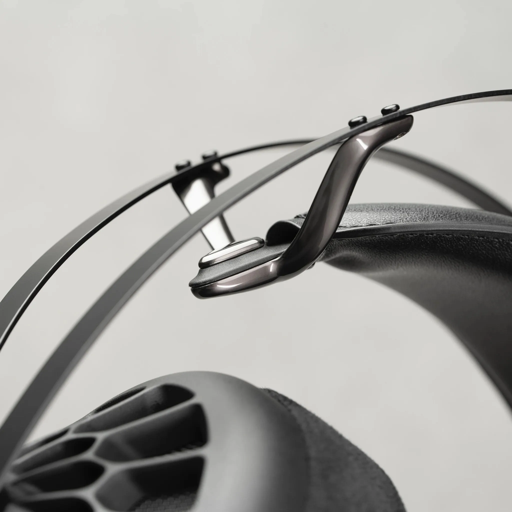 Meze 105 AER | Open-Back Dynamic Headphones